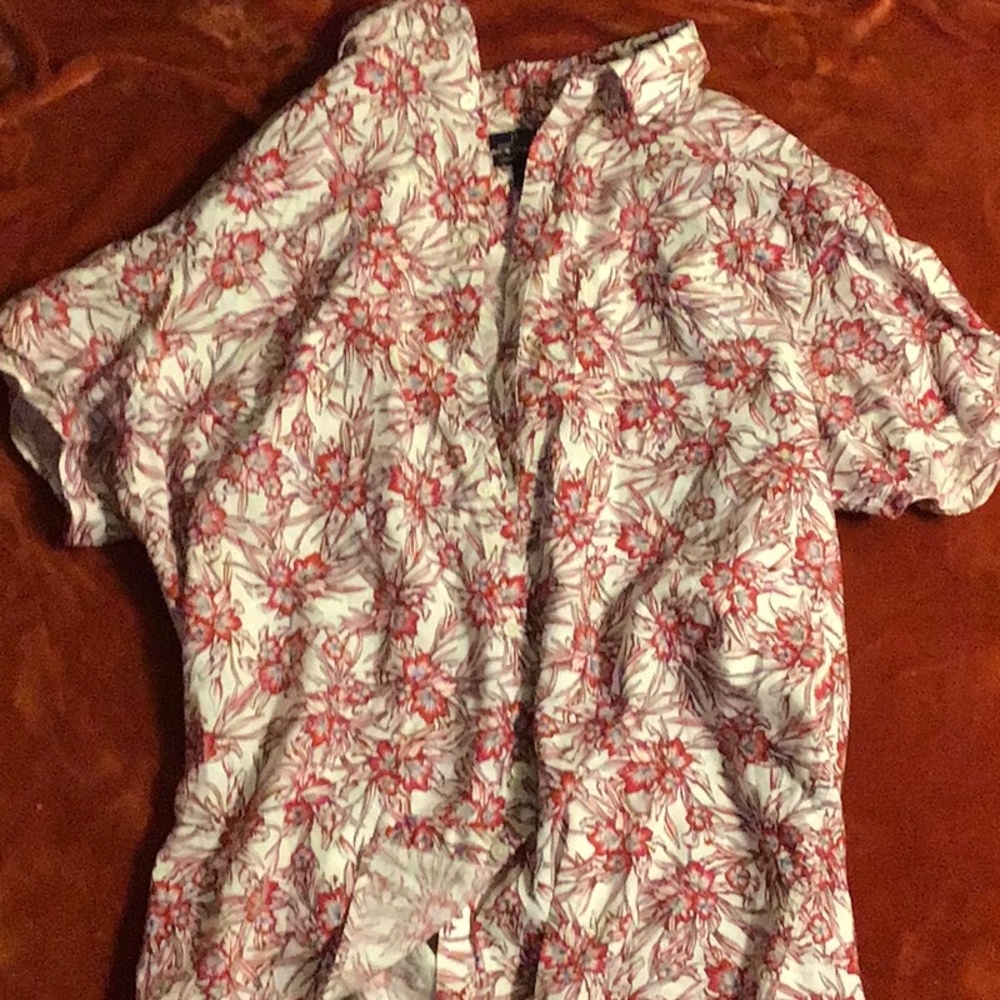 Marc Anthony causal button up shirt. Size Xl